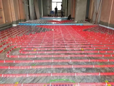 探访朗香书院地暖施工现场 匠心筑暖，让家更有温度